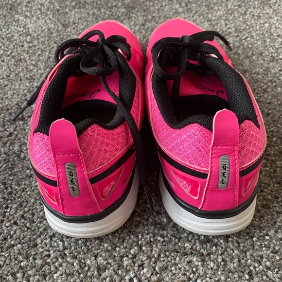ASICS pink, size 6. - Picture 5 of 8
